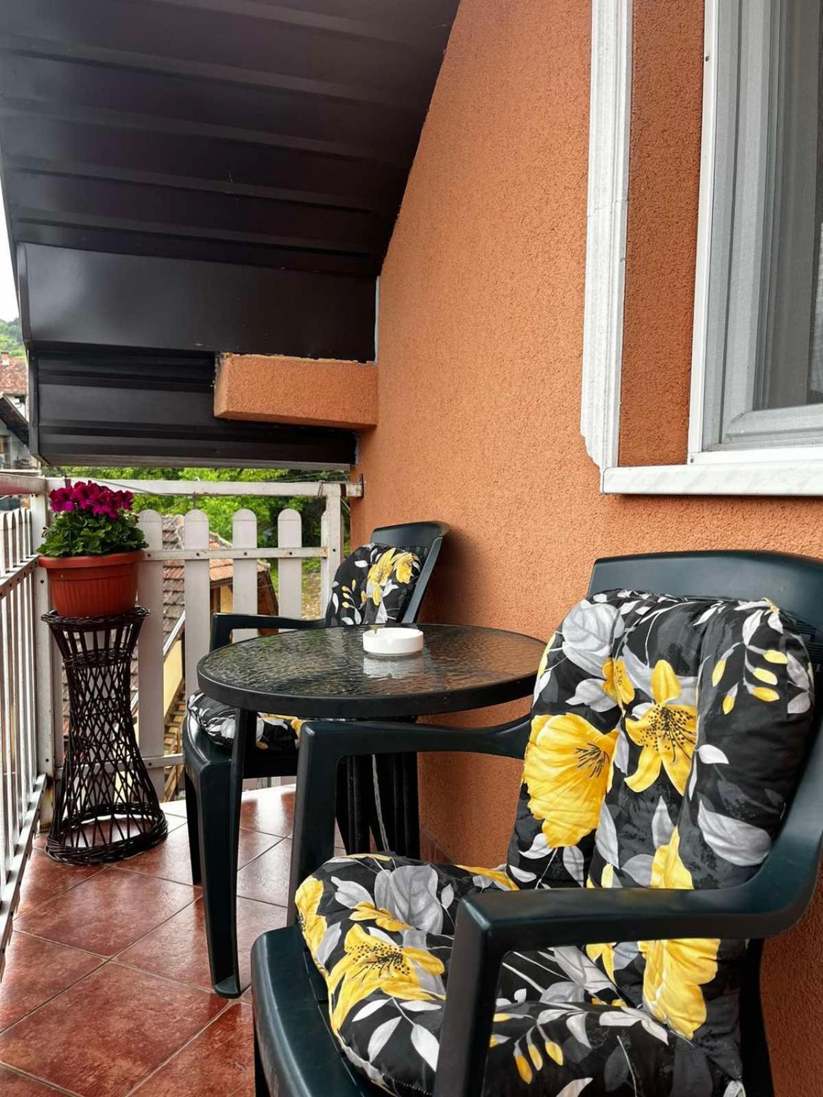 Apartmani Nikolic Visegrad Bilik gambar